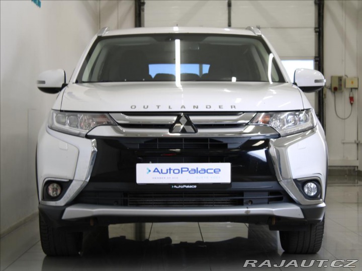 Mitsubishi Outlander 2,3 DI-D 110kW 4x4 7-míst 2016