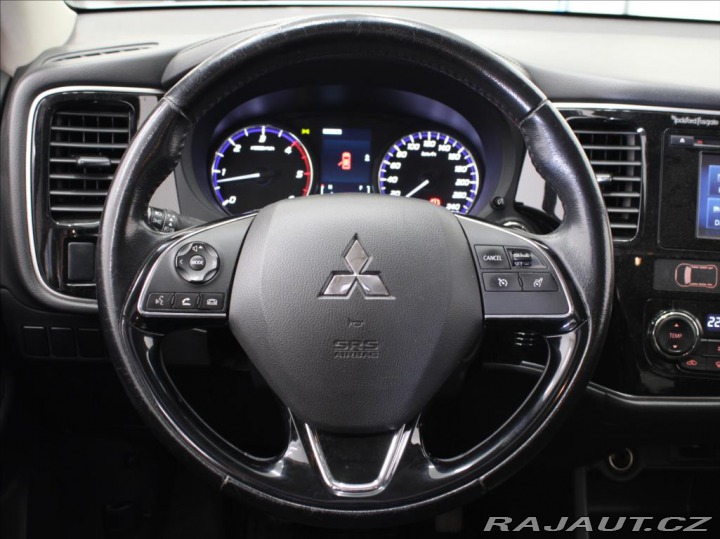 Mitsubishi Outlander 2,3 DI-D 110kW 4x4 7-míst 2016