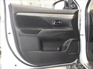 Mitsubishi Outlander 2,3 DI-D 110kW 4x4 7-míst 2016