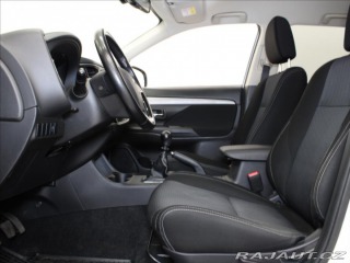 Mitsubishi Outlander 2,3 DI-D 110kW 4x4 7-míst 2016