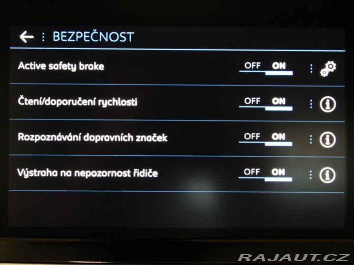 Peugeot 2008 1,2 PT 74kW 2.maj.ČR 52tk 2021