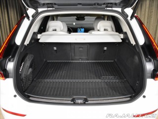 Volvo XC60 2,0 T8 AWD ULTRA B&W, 2025
