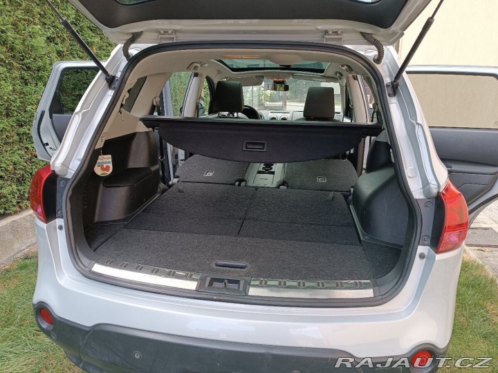 Nissan Qashqai +2 2009