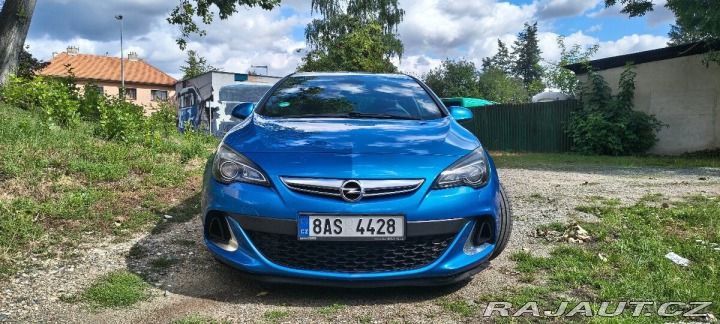 Opel Astra OPC 2013