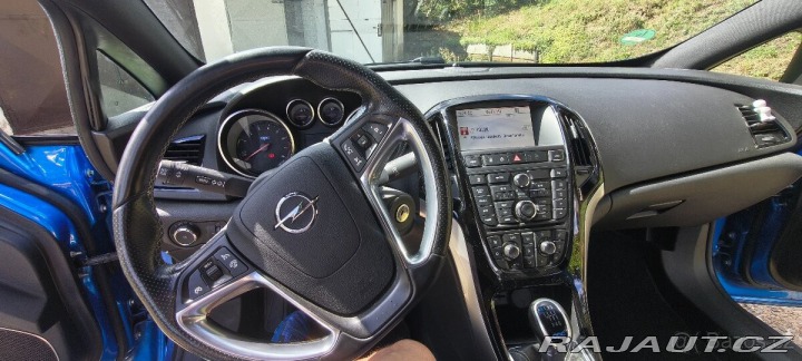 Opel Astra OPC 2013