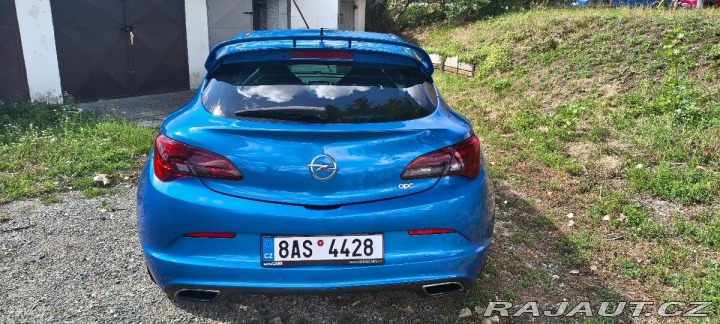 Opel Astra OPC 2013