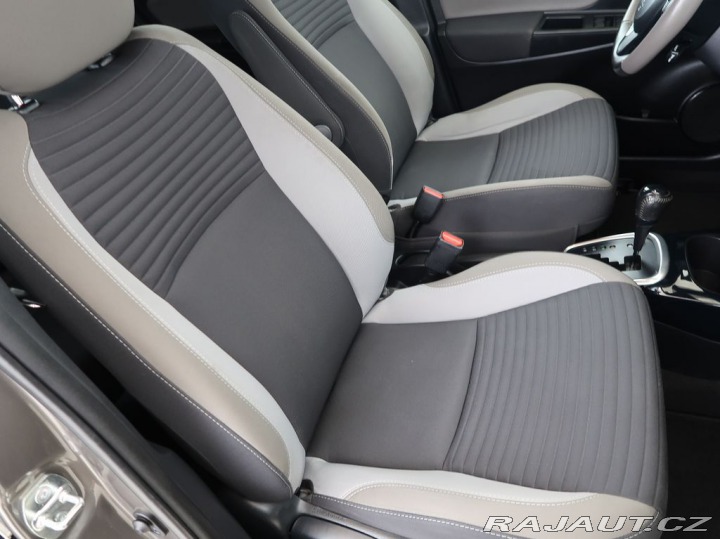 Toyota Yaris 1.5,Hybrid,Selection,CZ 2019
