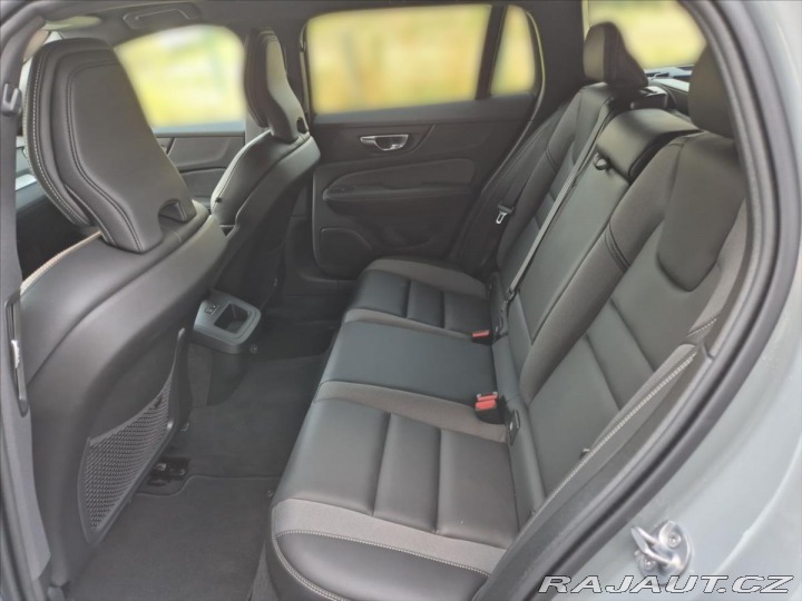 Volvo V60 2,0 B4 2025