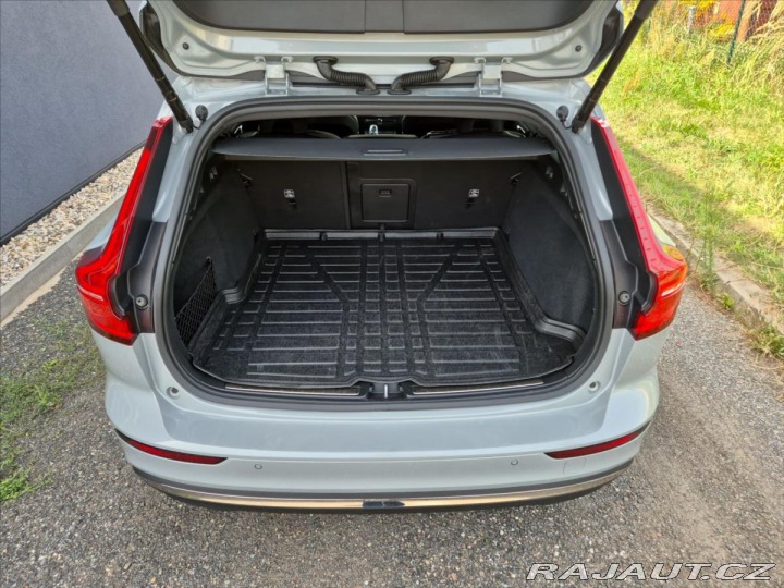 Volvo V60 2,0 B4 2025