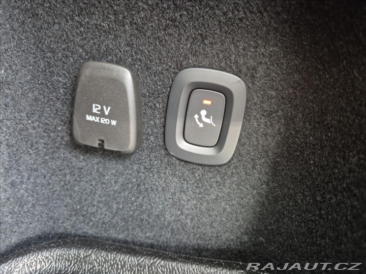 Volvo V60 2,0 B4 2025