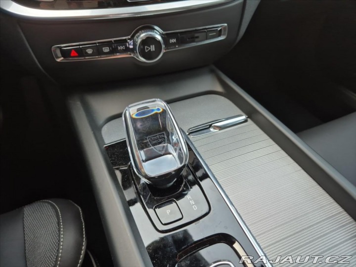 Volvo V60 2,0 B4 2025