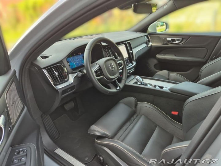Volvo V60 2,0 B4 2025