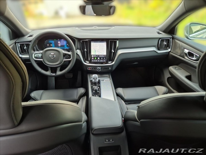 Volvo V60 2,0 B4 2025