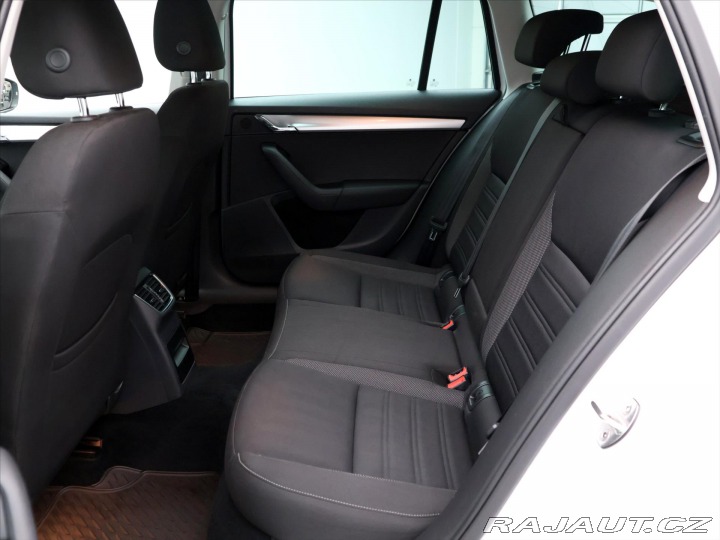 Škoda Octavia 1,6 TDI Ambition LED Navi 2017