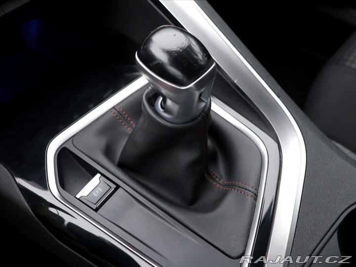 Peugeot 3008 1,2 PT 96kW Aut.klima CZ 2017