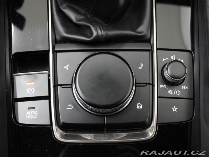 Mazda 3 2,0 G120 PLUS 1.maj. 6L-Z 2023