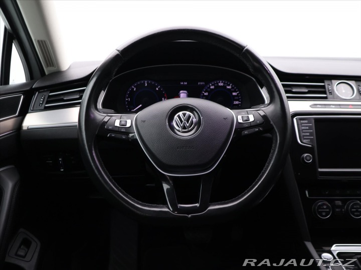 Volkswagen Passat 2,0 TDI 140k DSG Highline 2017