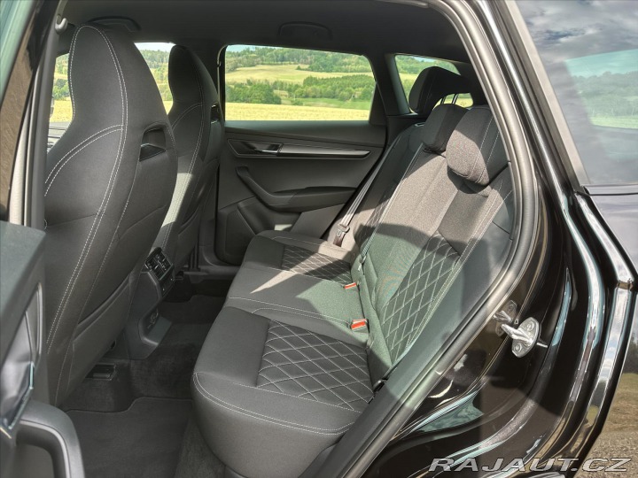 Škoda Karoq 2,0 TDI Sportline 4x4 DSG 2025