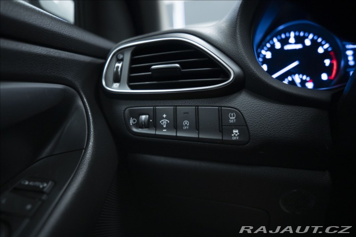 Hyundai i30 1,5 CVVT KAMERA 1. MAJITE 2021