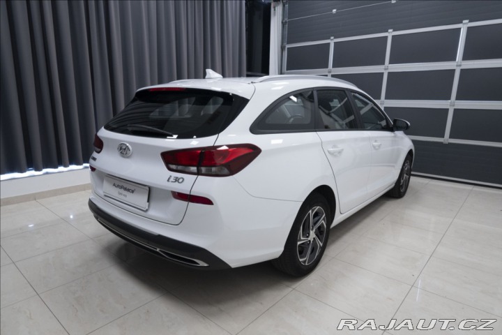 Hyundai i30 1,5 CVVT KAMERA 1. MAJITE 2021
