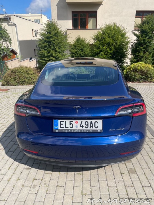 Tesla Model 3  2019