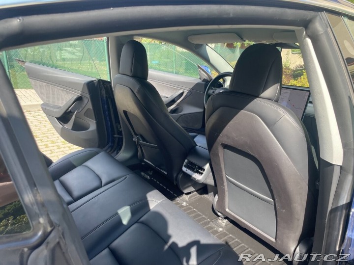 Tesla Model 3  2019