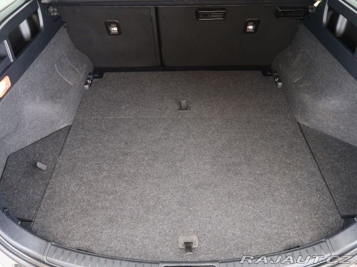 Toyota Auris 1.8Hybrid,Navigace,AT 2013