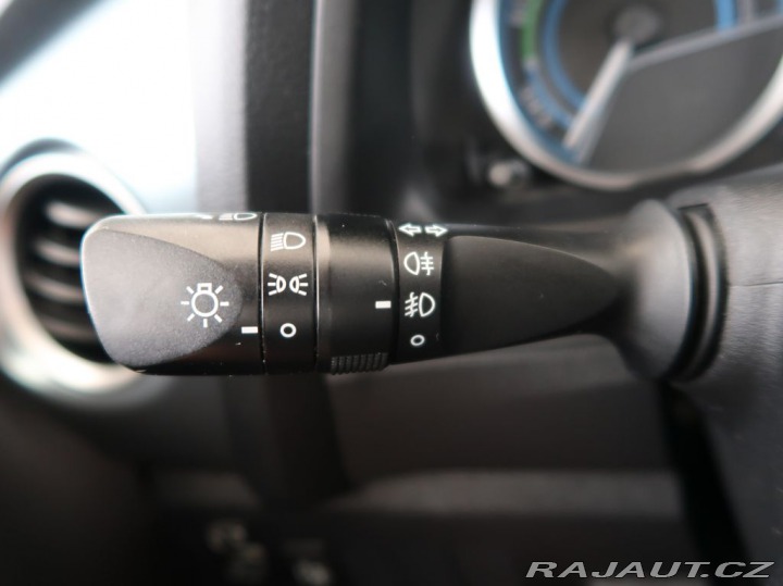 Toyota Auris 1.8Hybrid,Navigace,AT 2013