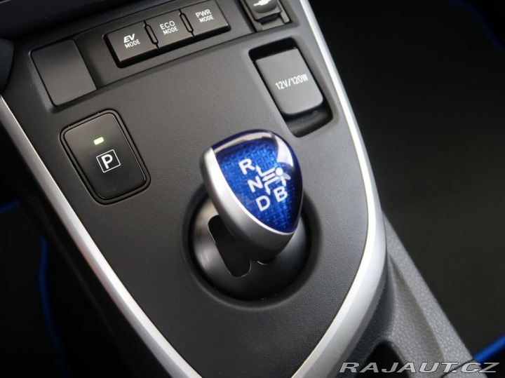 Toyota Auris 1.8Hybrid,Navigace,AT 2013