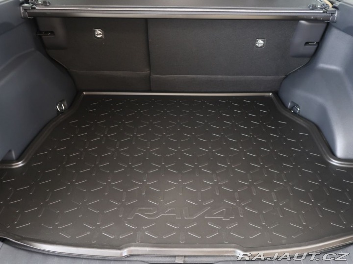 Toyota RAV4 2.5Hybri,CZ,Exekutive,4x4 2025
