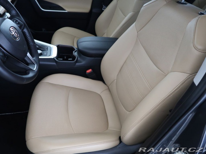 Toyota RAV4 2.5Hybri,CZ,Exekutive,4x4 2025
