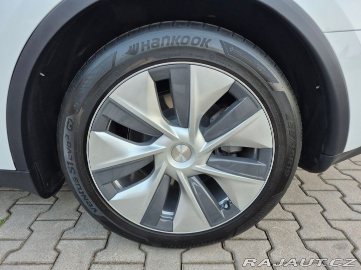Tesla Model Y Standard plus RWD 220kW D 2023