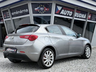 Alfa Romeo Giulietta 1,4 TB 125kW Xenony 2010