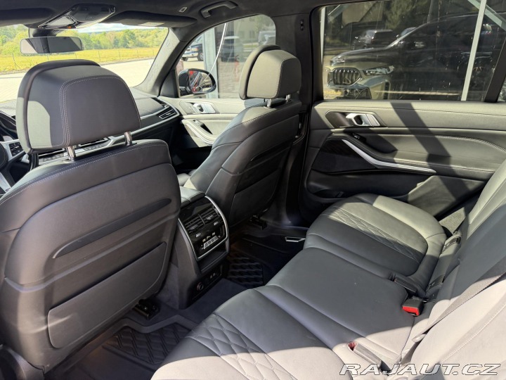 BMW X7 40XD 250kW M-PAKET R22 CZ 2022