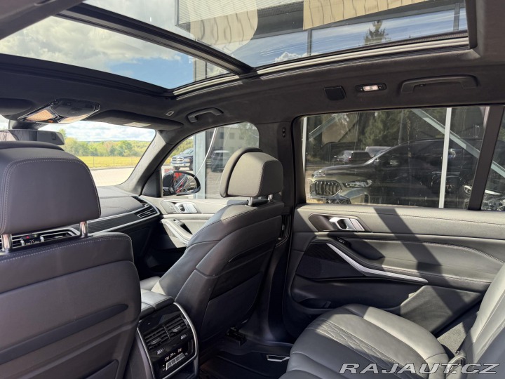 BMW X7 40XD 250kW M-PAKET R22 CZ 2022