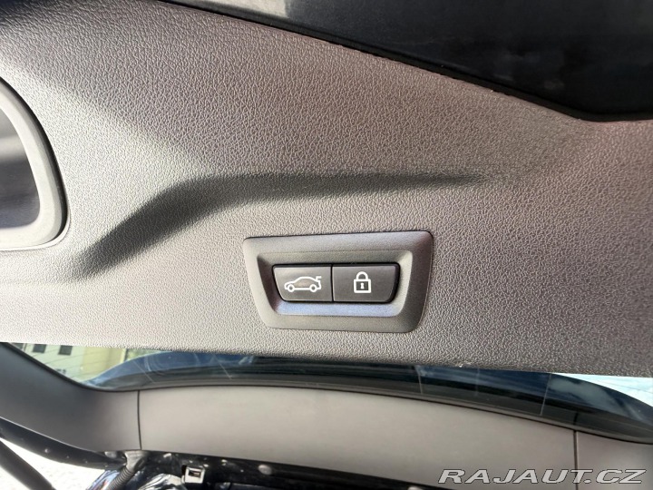 BMW X7 40XD 250kW M-PAKET R22 CZ 2022