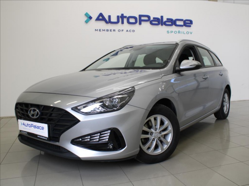 Hyundai i30 1,0 T-GDi 88kW 28tkm.Záru