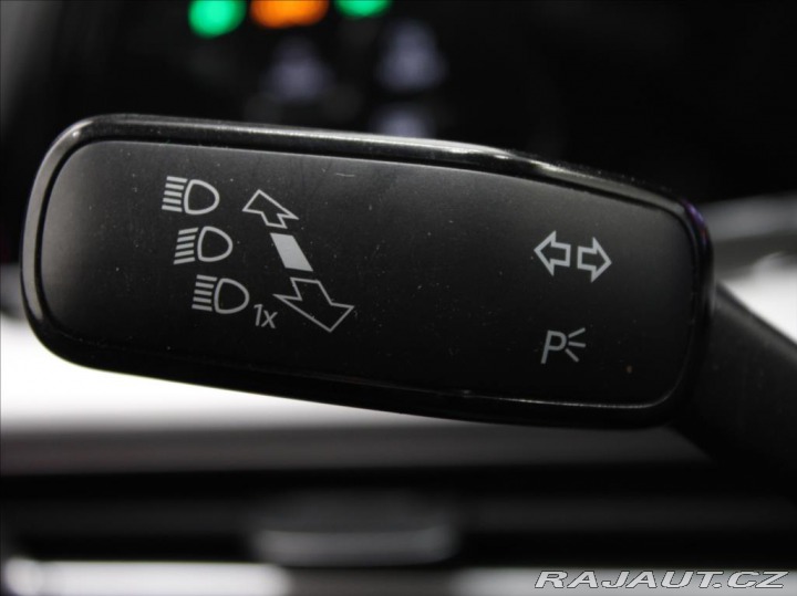 Volkswagen Golf 1,0 TSi DSG Life Var.54tk 2023