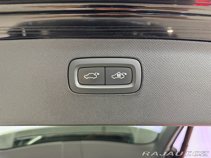 Volvo XC90 B5 AWD INSCRIPTION, ACC, 2021