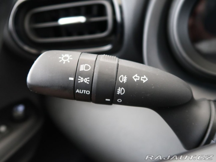Toyota Yaris 1.5Hybrid,CZ,Comfort 2022