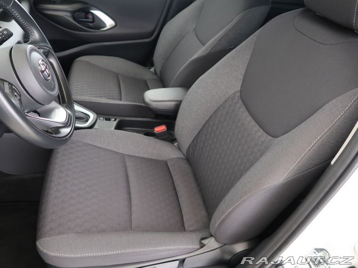 Toyota Yaris 1.5Hybrid,CZ,Comfort 2022
