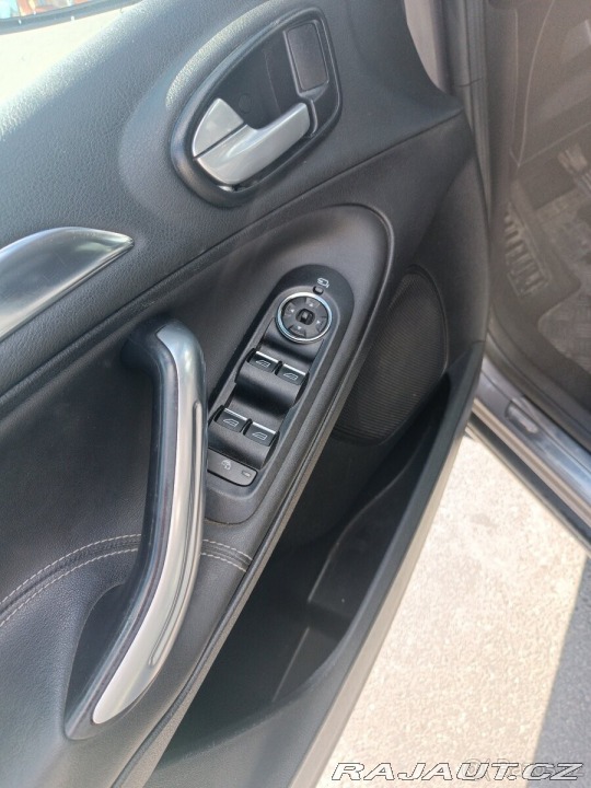 Ford S-MAX 1,6 TDCi 85 kw 2012