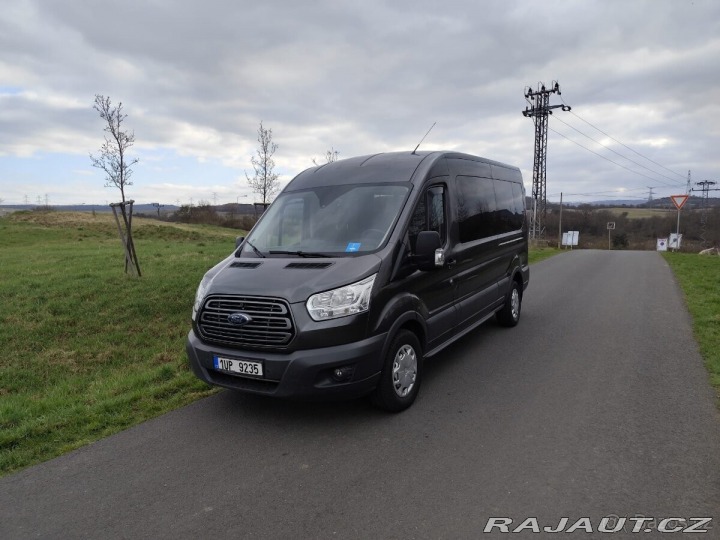 Ford Transit 2,0 s plošinou pro vozí 2019