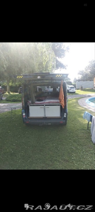 Opel Vivaro 1,9   Obytné auto 2004