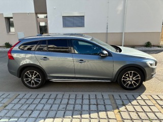 Volvo V60 Cross Country D4 AWD 140k