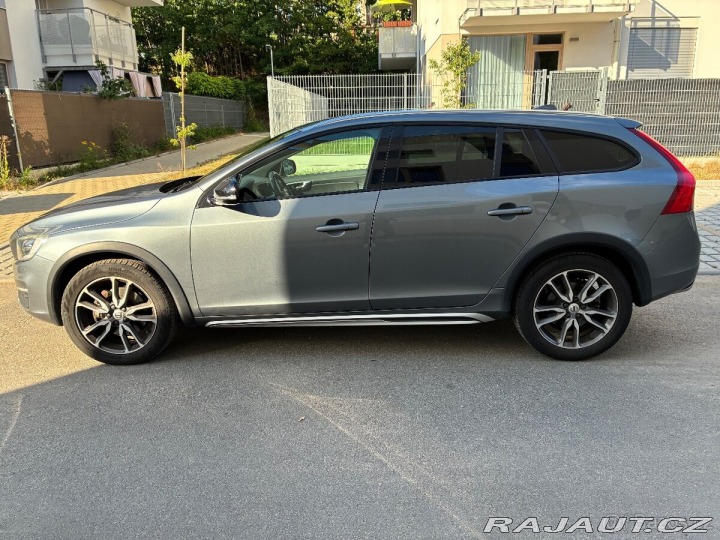 Volvo V60 Cross Country D4 AWD 140k 2017