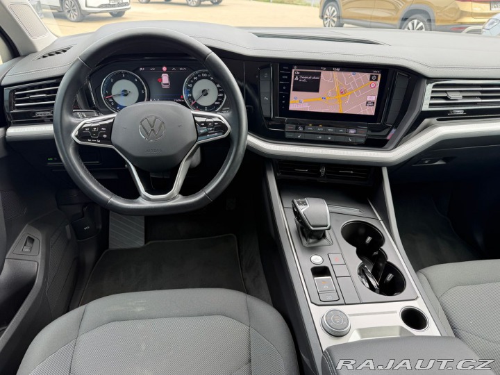 Volkswagen Touareg Basic  3,0TDI 170kW Tažné 2021