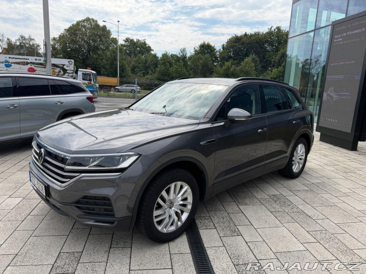 Volkswagen Touareg Basic  3,0TDI 170kW Tažné 2021