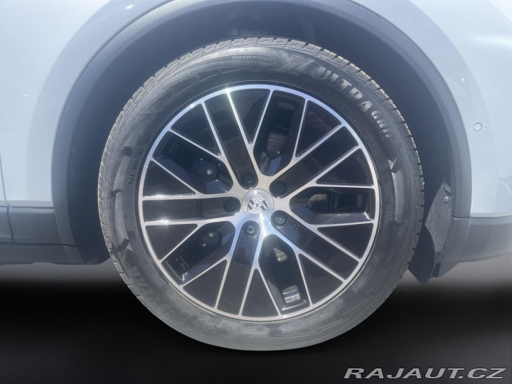 Porsche Macan 4 2025