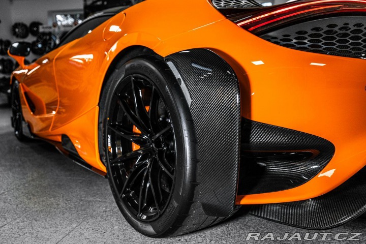 McLaren 765LT LIFT/B&W/MSO/CARBON/B 2021